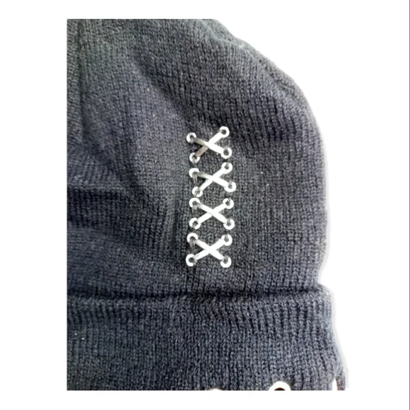 Hot topic pierced beanie one size black. New - Picture 5 of 6
